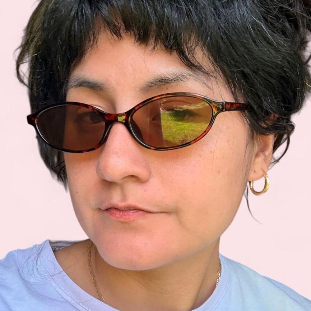 Brown tortoise oval sunglasses Y2k indie sleaze mcbling office